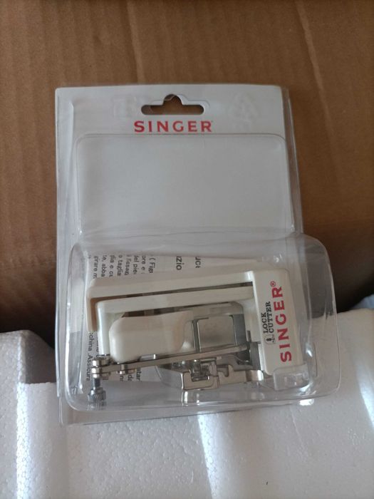 Máquina de Costura Singer 8763