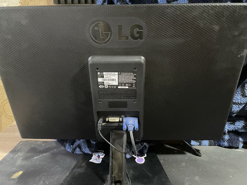 продам монитор LG