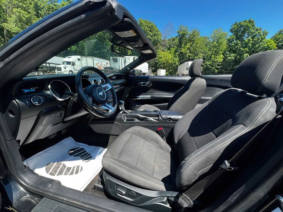 Ford Mustang      2014