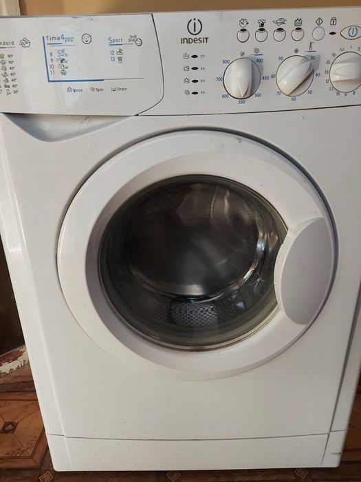 Стиральная машина Indesit wisl85
