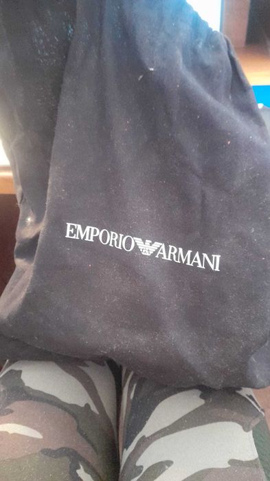 Bolsa de cintura Emporio Armani com saco como nova.