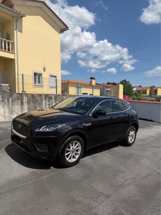Jaguar E-pace preto