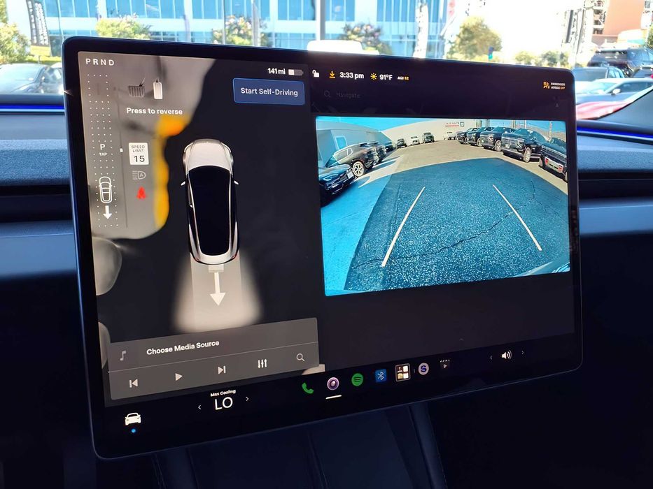 Tesla Model 3      2025