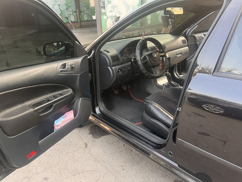 SKODA oktavia тур 1.8 турбо