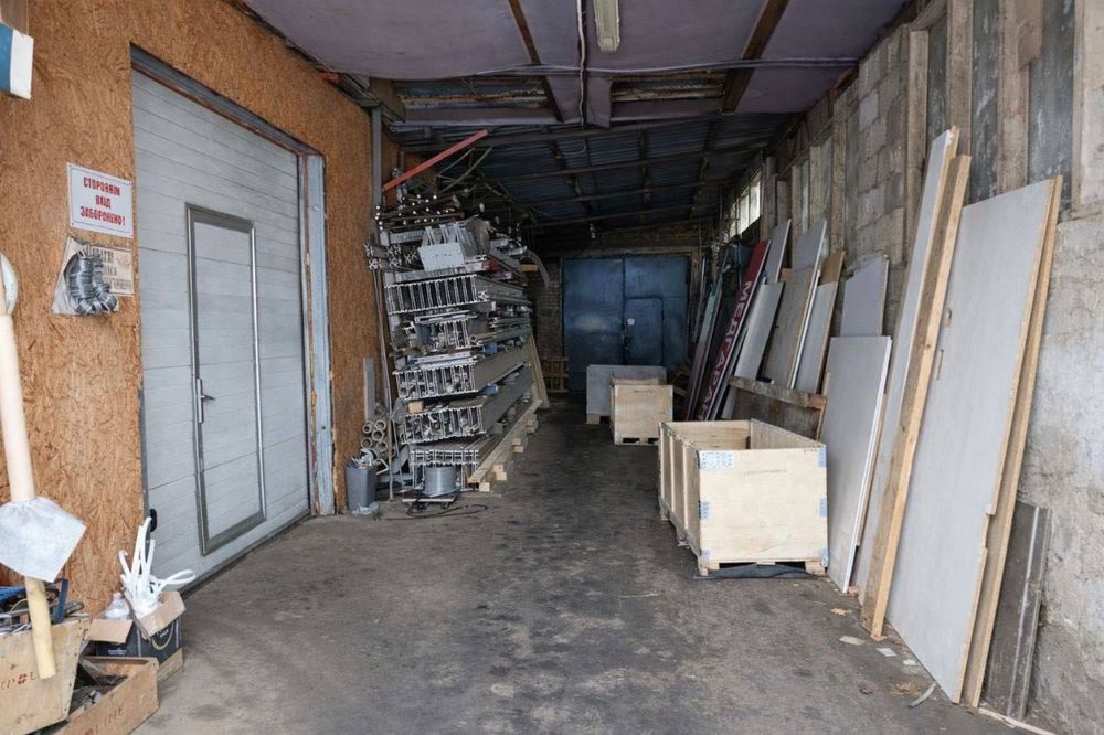 Виробничо складське приміщення 1500м2, Радистів 64