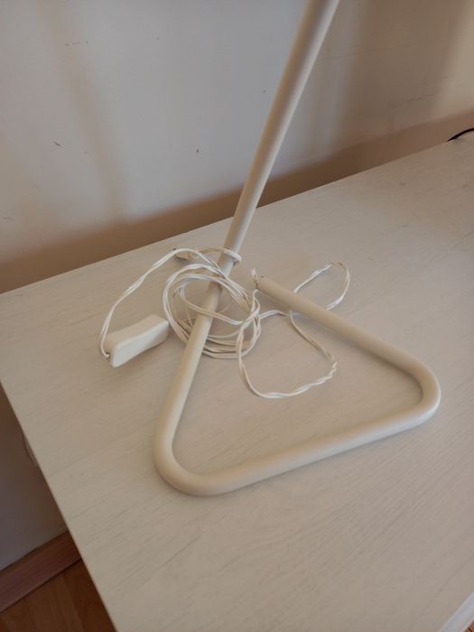 Candeeiro ikea sem carregador