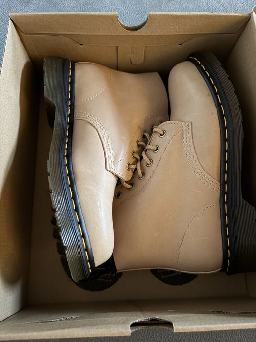 Buty Dr. Martens Carrara 41 unisex