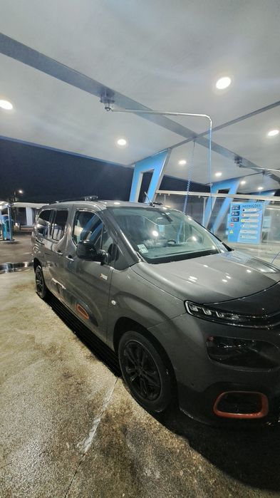 Citroen Berlingo Blue 1.5HDI  XTR pack shine XL 7lugares