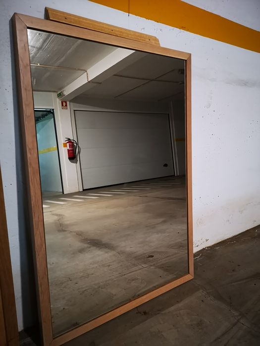 Vende Espelho em Cor Faia/Cerejeira