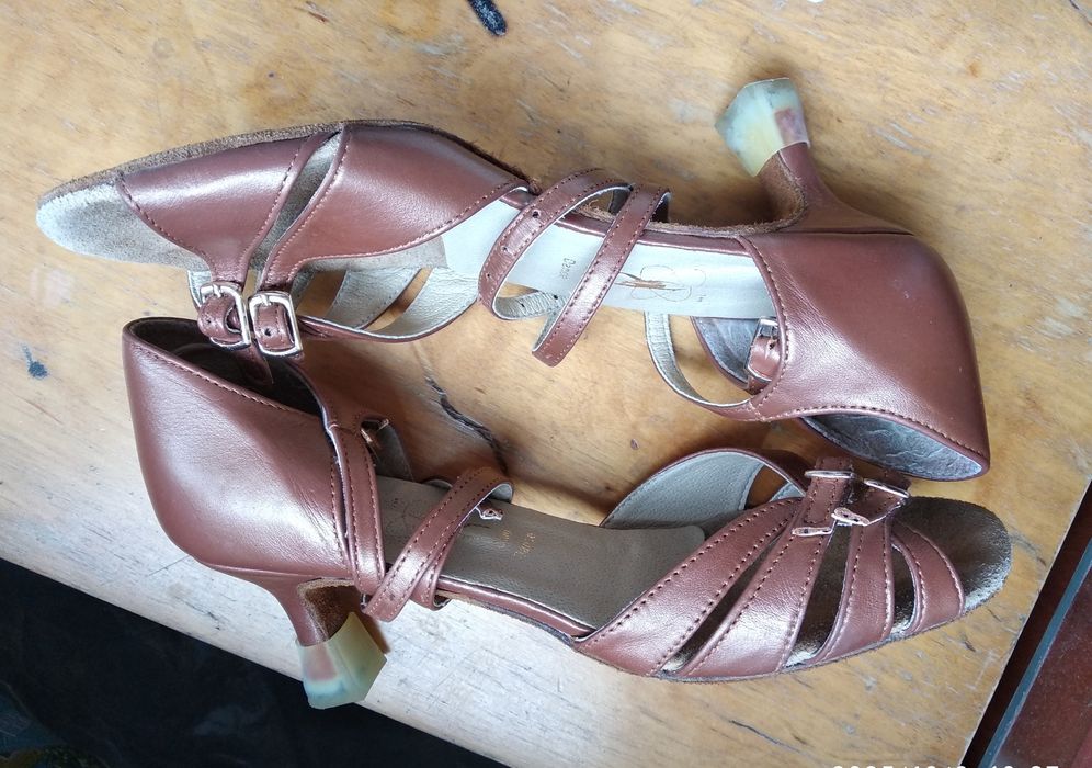 Туфли танцевальные разные