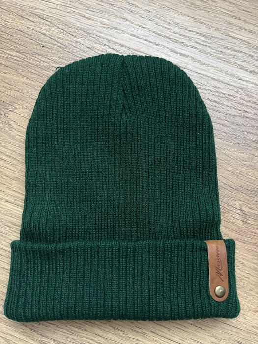 Шапка на осінь зелена