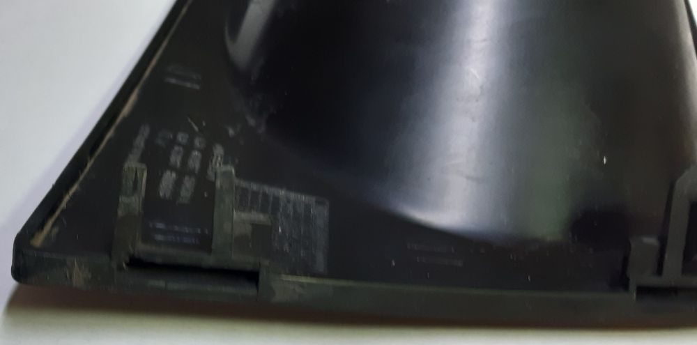 Решітка бампера, заглушка противотуманки ліва NISSAN TIIDA 62257EM30A