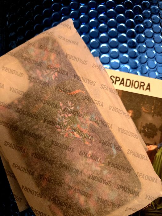 Etui na iPhone Spadiora konik kolorowy granatowy fioletowy