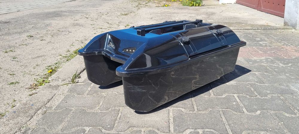 Łódka zanętowa Magnum