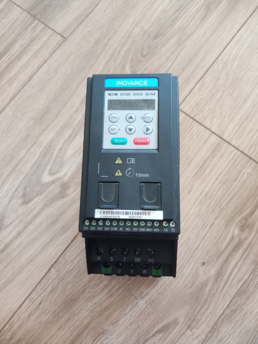 Jak nowy falownik Inovance 3,7 kW 3 fazy