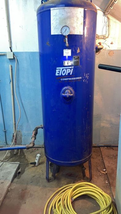 Compressor Parafuso + Reservatório 500L + Secador