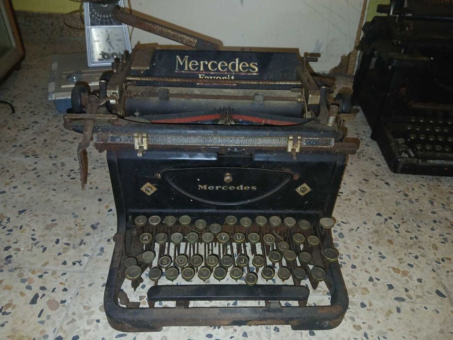 Antiga Maquina de escrever - Mercedes - Zella-Mehlis