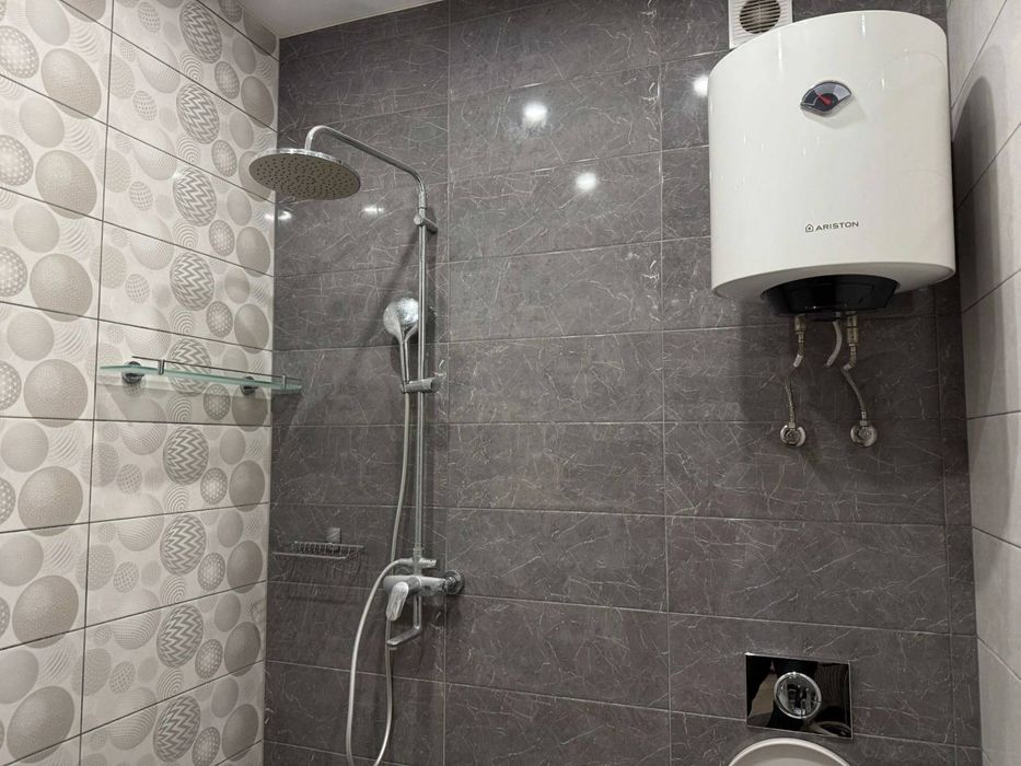 Продам 2х ком. полнометражную кв-ру в центре, ул. Сталеваров 4/4