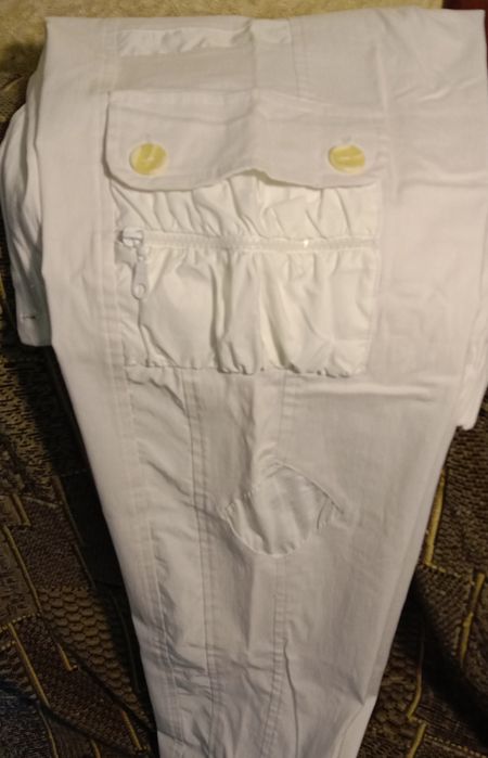 Женские летние брюки-карго белого цвета 46 размер