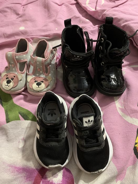 Продам детскую обувь