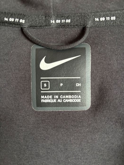 Продам оригінальну чоловічу олімпійку Nike