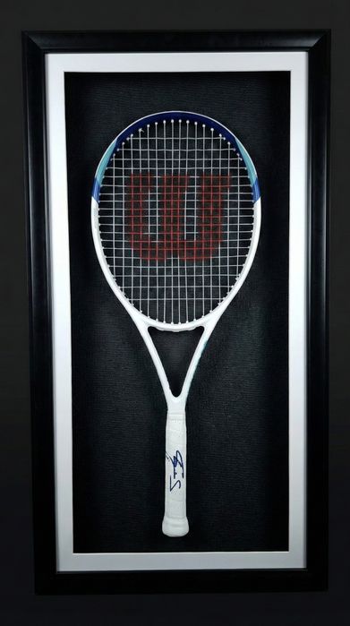 Ексклюзив: Автограф Еліни Світоліної. Тенісна ракетка в музейному офор