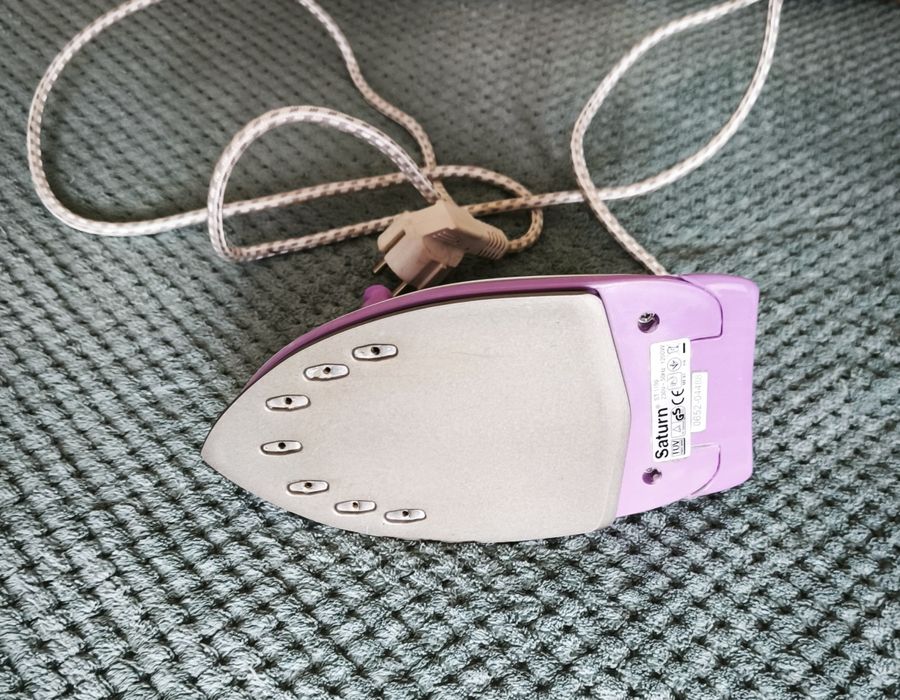 Праска Saturn, утюг Saturn