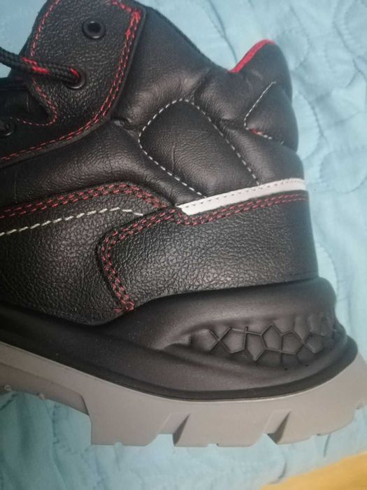 Робочі кросівки, спецвзуття. Ботинки рабочие 45размера.