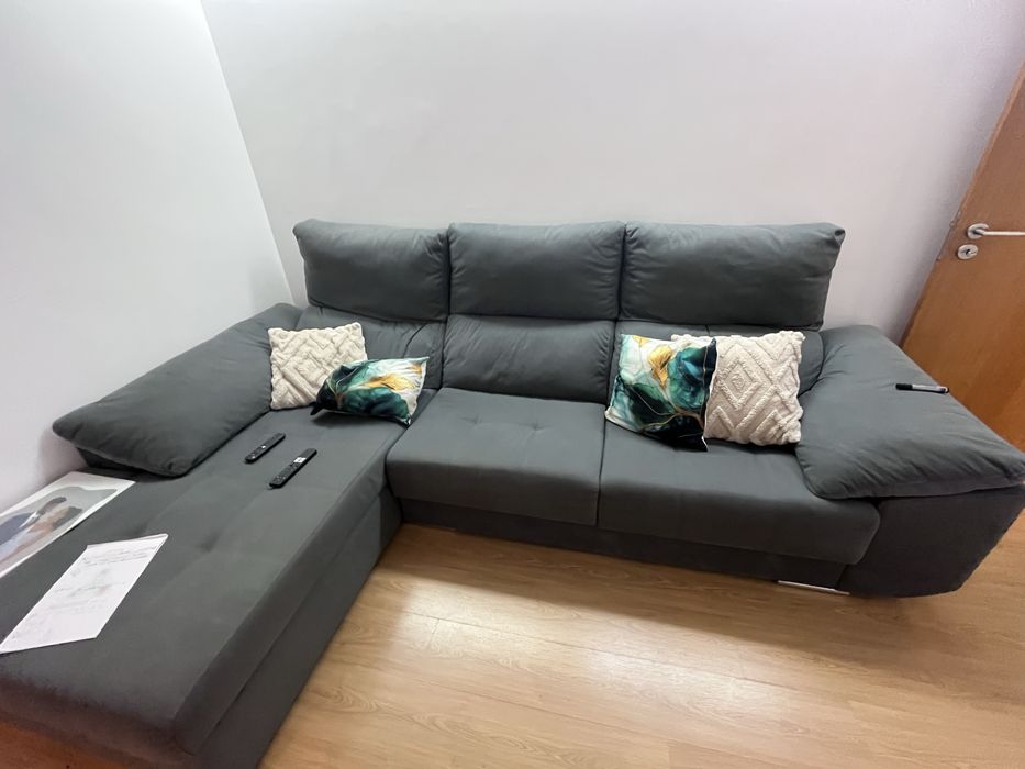 Vendo sofa de 5 lugares com pouco uso