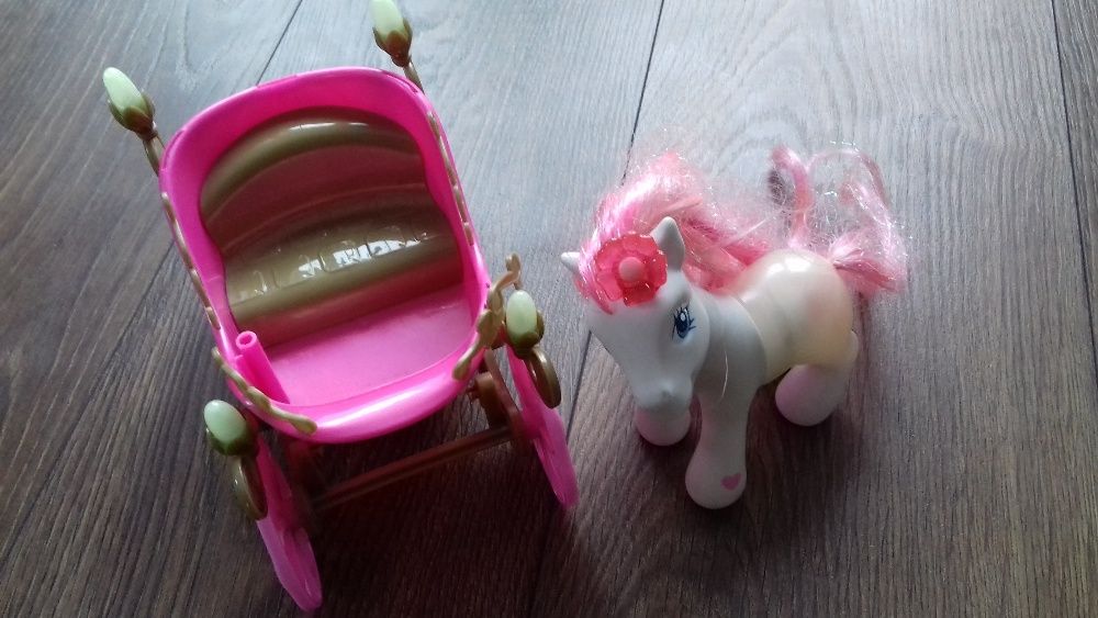 Kucyk my little pony z karetą