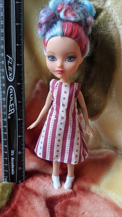 Кастомна лялька на тілі moxy