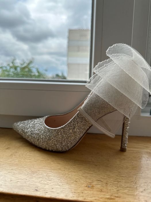 Весільні туфлі з бантами