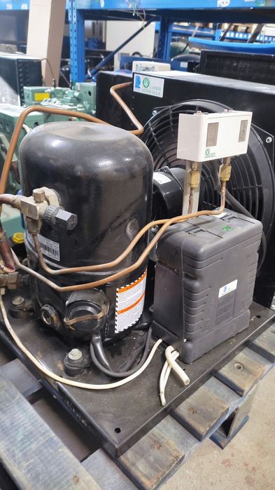 Холодильный агрегат в зборі