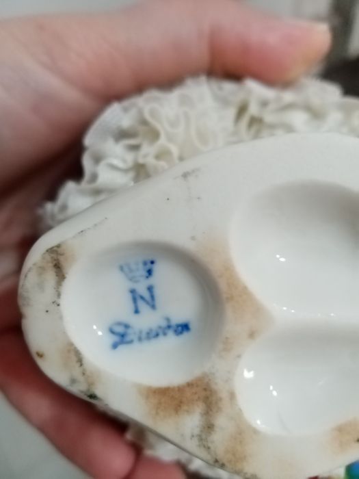 Boneca de loiça antiga