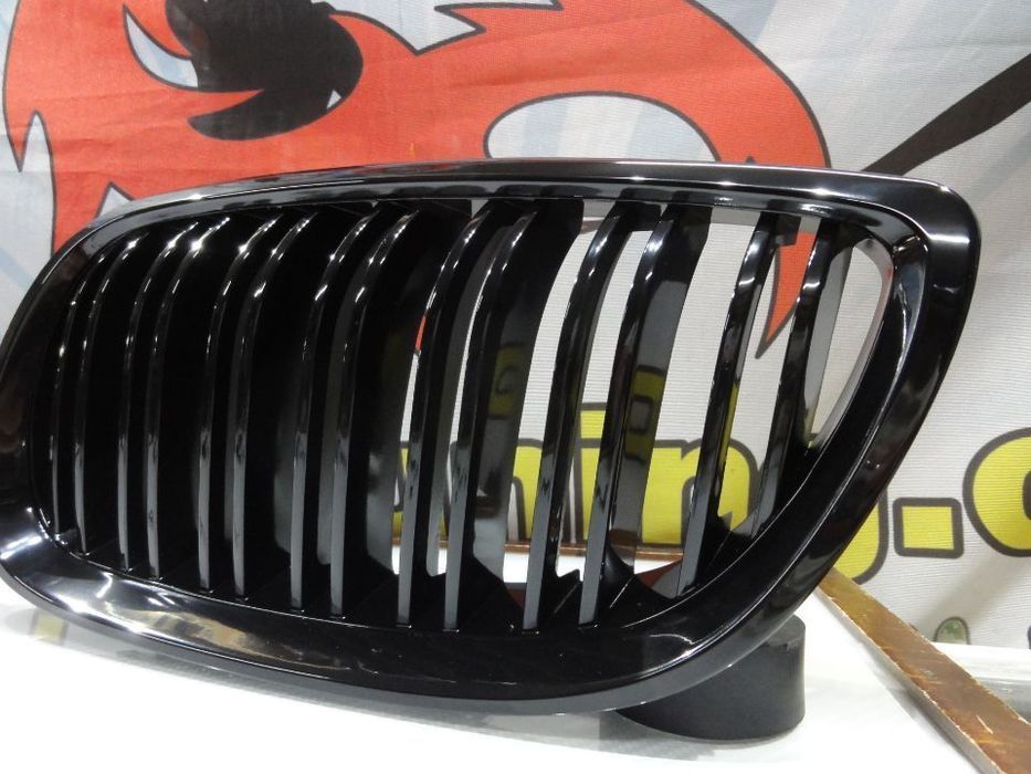 Grelha frontal BMW E92 / 93 06-10 M4 look / dupla lâmina em preto piano brilhante