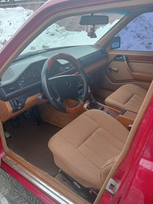 Продаю свій Мерседес 124