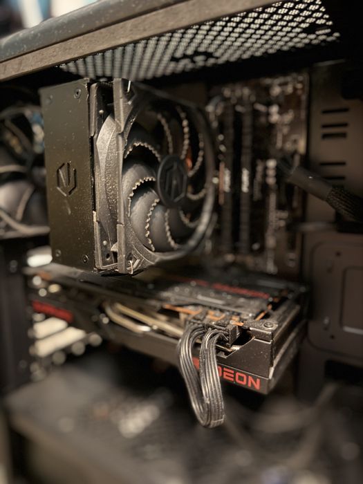 Komputer gamingowy ryzen 5600 rx6700xt 16gb ram Nvme 512gb