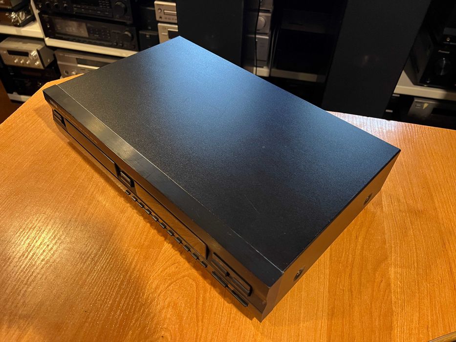 Odtwarzacz płyt CD Yamaha CDX-393 Audio Room