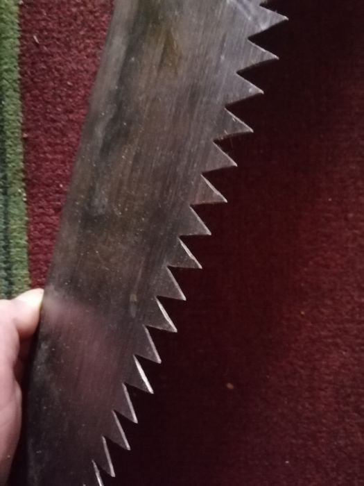 Пила лісова по дереву