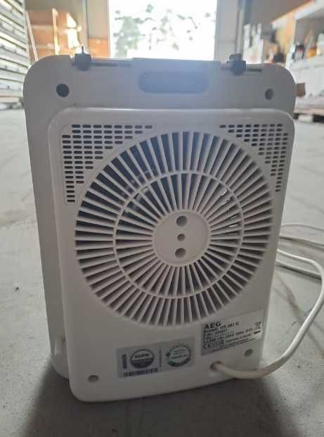 Ogrzewacz wentylatorowy AEG HS 207, 1.8 kW grzejnik piecyk mały ładny