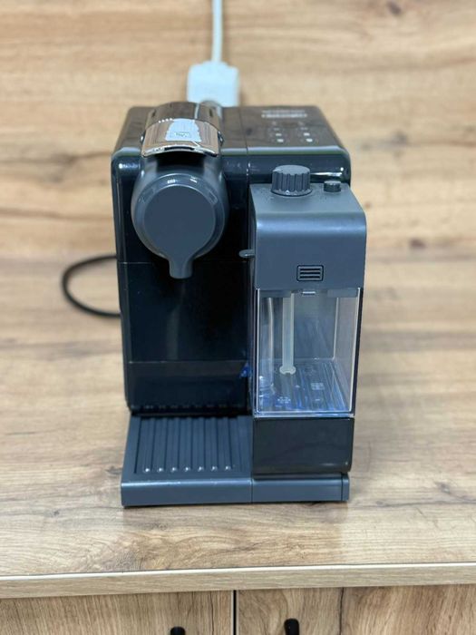 Delonghi Nespresso капсульна