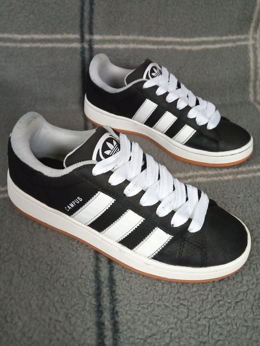 41(26) Adidas Campus