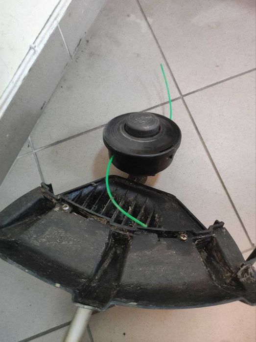 Бензокоса Makita EM2500U