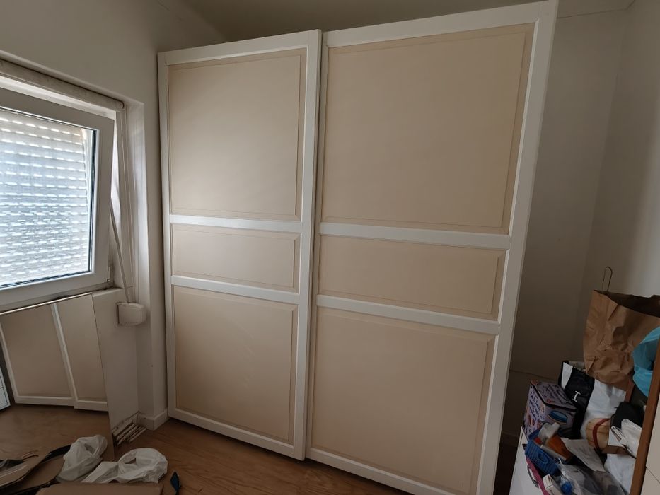 Roupeiro  Larg 180; prof 60; alt 235cm