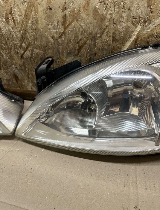 Reflektor przedni Opel Corsa C Lampa Lampy