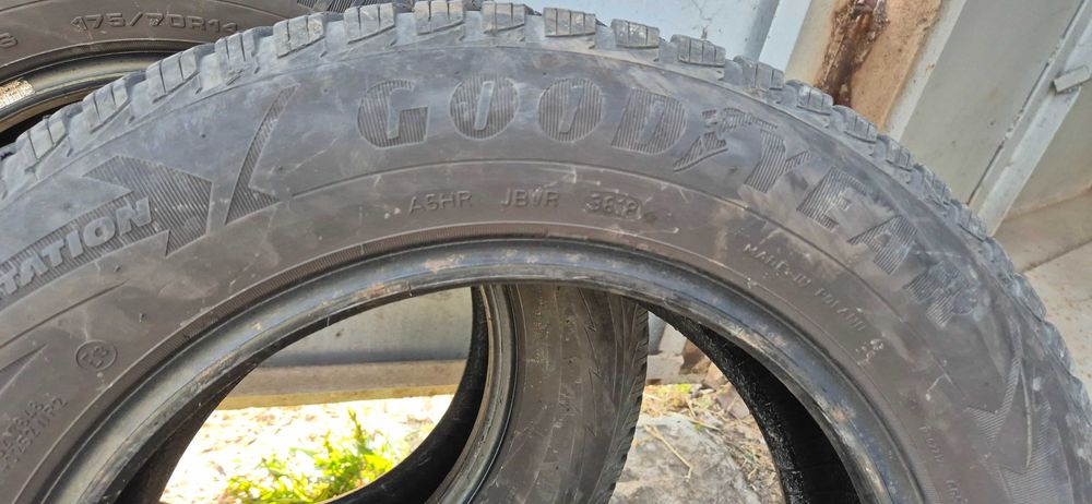 Шини зимові, 4 штуки, у гарному стані, 14 радіус GoodYear 4000 грн