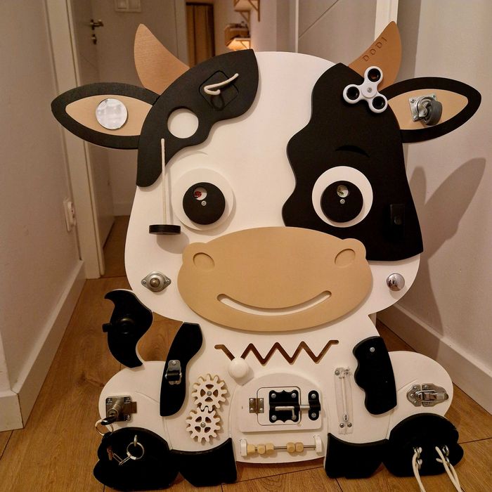 Tablica manipulacyjna Krówka DODI  80cm