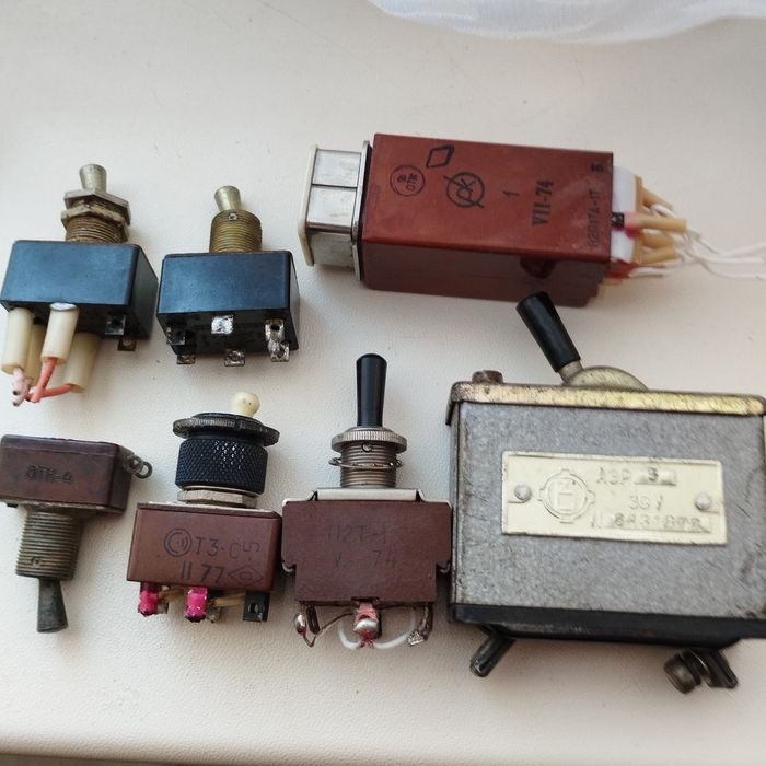 Тумблери  7 шт. Ціна за всі.