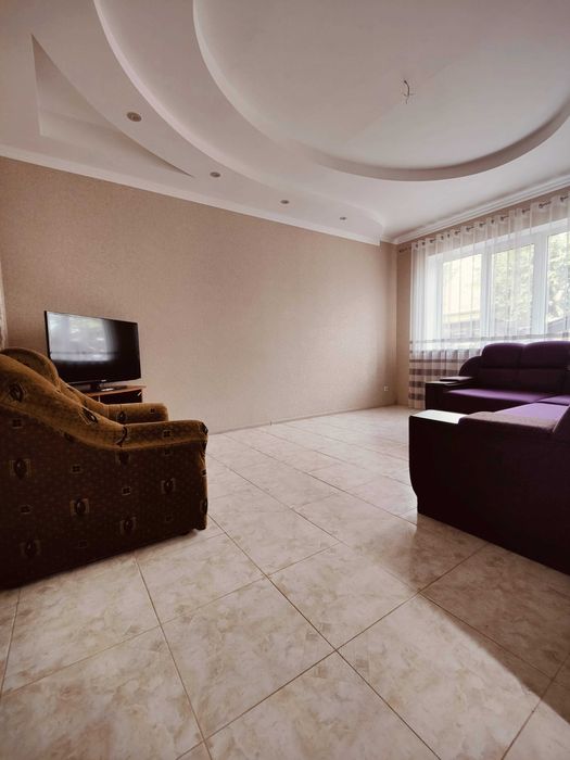 Продається домоволодіння з 2-ма будинками