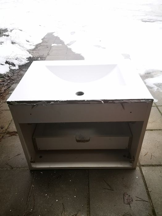 Umywalka biała wpuszczana  61x47x1.5 cm